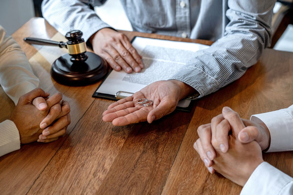 elderly couple getting divorced